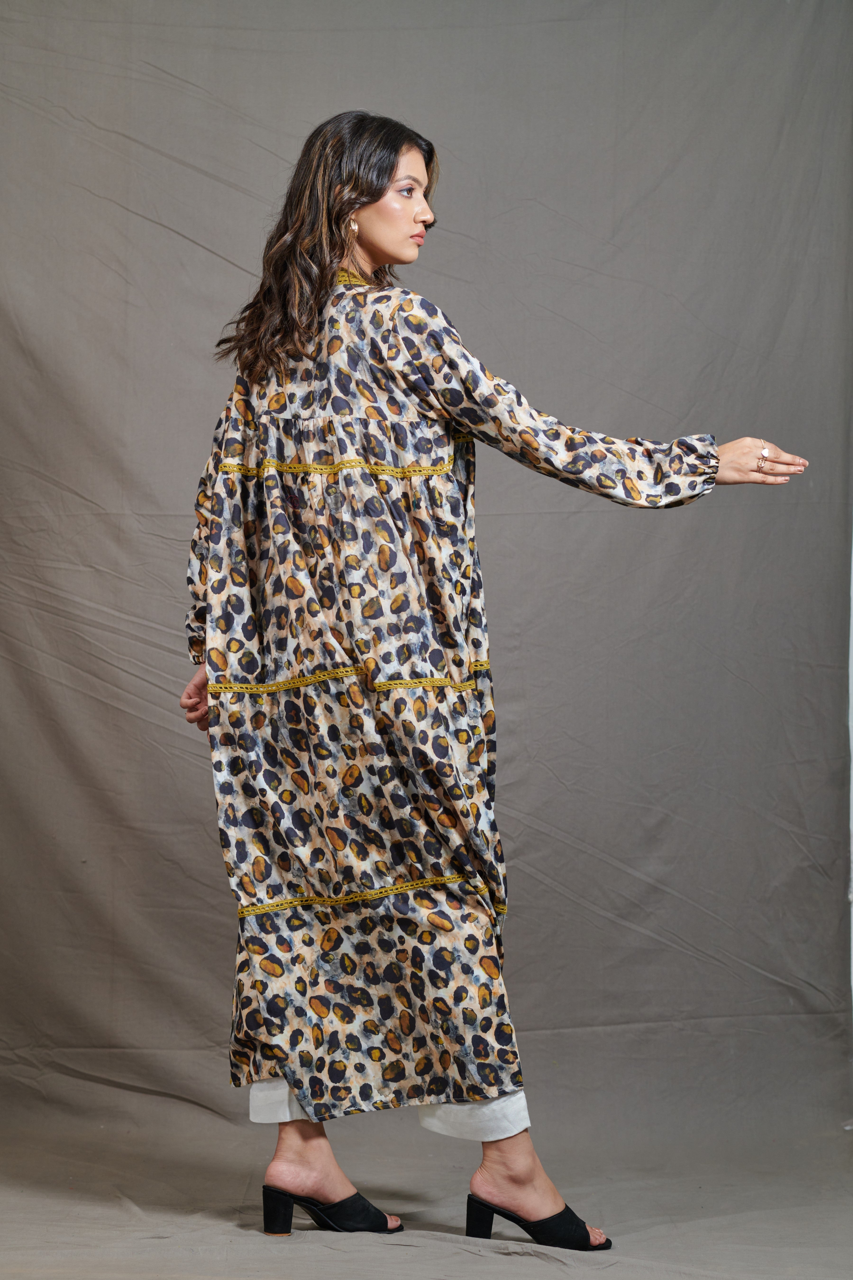 Leopard Printed 3-Tired Shrug